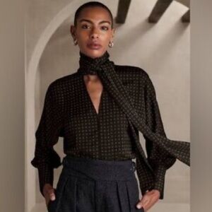 BANANA REPUBLIC PREPPY NAVY SCARF-NECK BLOUSE SIZE XS